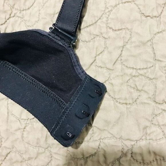 Lululemon black sports bra size 34D….S48￼ - Picture 5 of 8